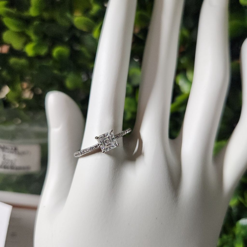 Women's Silver Moissanite Ring Size 7